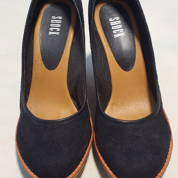 Black Wedges Size 9 - Picture 2 of 3